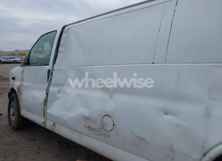 Photo 18 of 2020 Chevrolet Express CARGO RWD 2500 EXTENDED WHEELBASE WT (VIN 1GCWGBFP1L1125593)