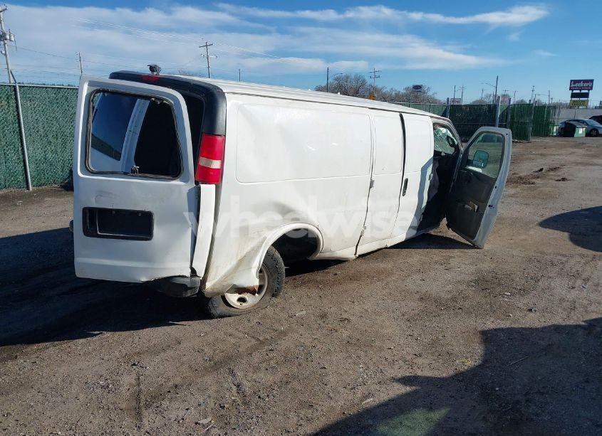 Photo 4 of 2020 Chevrolet Express CARGO RWD 2500 EXTENDED WHEELBASE WT (VIN 1GCWGBFP1L1125593)