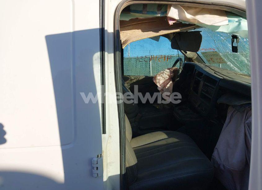 Photo 5 of 2020 Chevrolet Express CARGO RWD 2500 EXTENDED WHEELBASE WT (VIN 1GCWGBFP1L1125593)