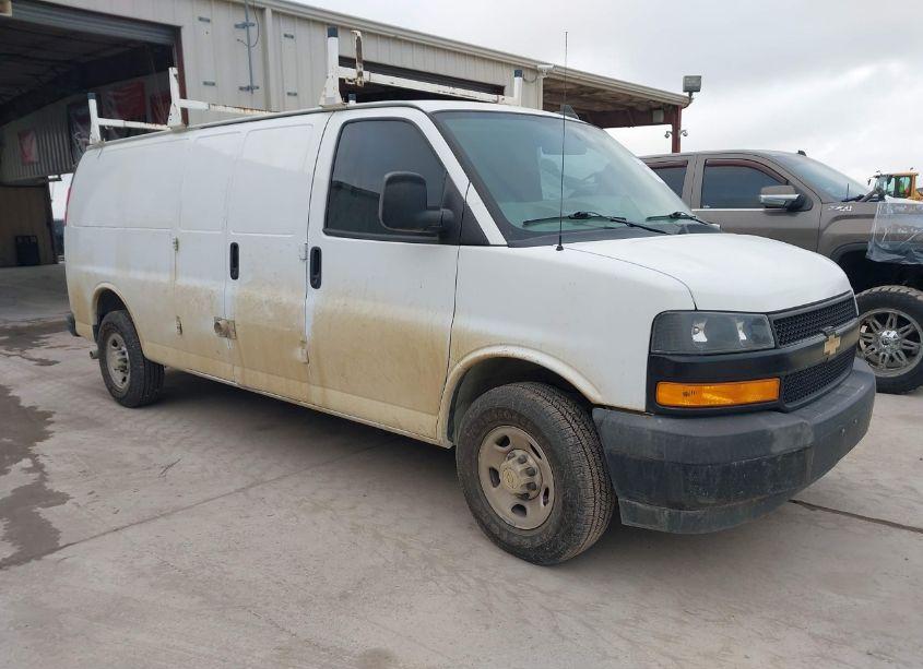 2018 Chevrolet Express 2500 WORK VAN (VIN 1GCWGBFP2J1237526) main photo
