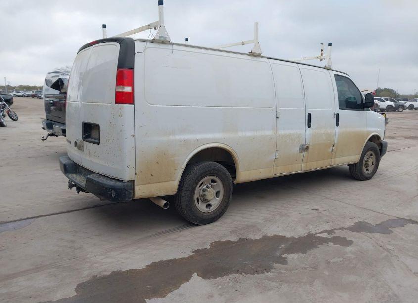 Photo 4 of 2018 Chevrolet Express 2500 WORK VAN (VIN 1GCWGBFP2J1237526)