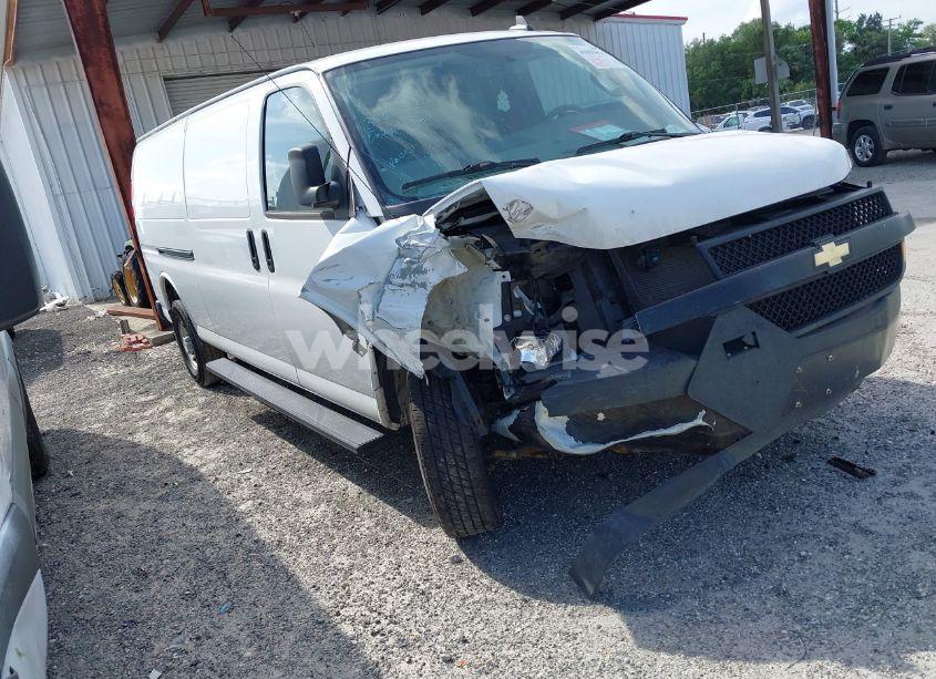 2022 Chevrolet Express CARGO RWD 2500 EXTENDED WHEELBASE WT (VIN 1GCWGBFP4N1218398) main photo