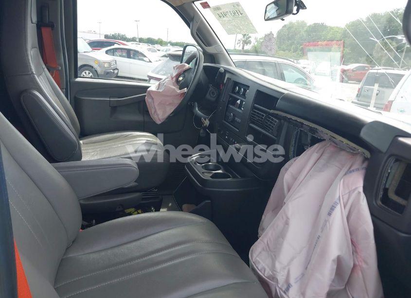 Photo 5 of 2022 Chevrolet Express CARGO RWD 2500 EXTENDED WHEELBASE WT (VIN 1GCWGBFP4N1218398)