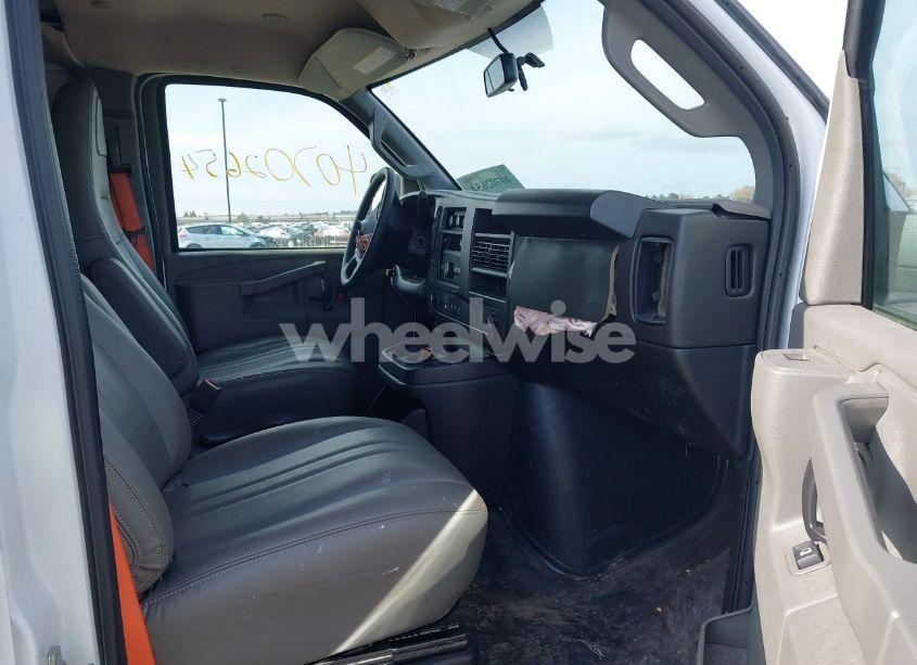 Photo 5 of 2023 Chevrolet Express CARGO RWD 2500 EXTENDED WHEELBASE WT (VIN 1GCWGBFP6P1242592)