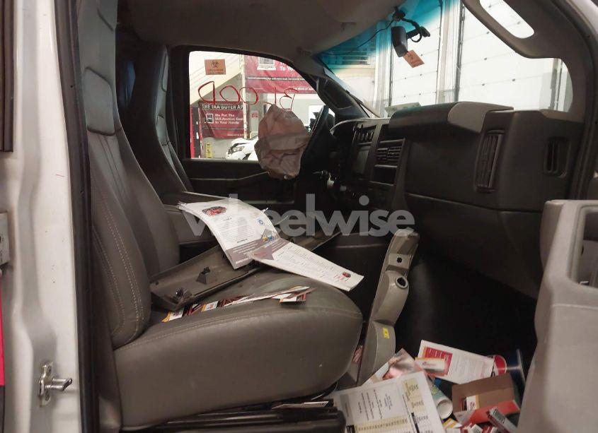 Photo 5 of 2018 Chevrolet Express 2500 WORK VAN (VIN 1GCWGBFP8J1250684)