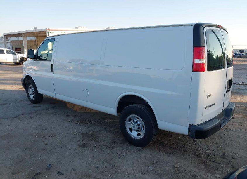 Photo 3 of 2018 Chevrolet Express 2500 WORK VAN (VIN 1GCWGBFP9J1254050)