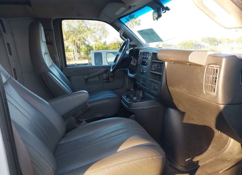 Photo 5 of 2018 Chevrolet Express 2500 WORK VAN (VIN 1GCWGBFP9J1254050)