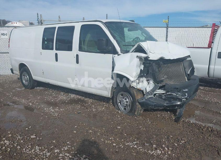 2018 Chevrolet Express 2500 WORK VAN (VIN 1GCWGBFP9J1262486) main photo