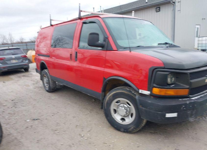 2011 Chevrolet Express 2500 WORK VAN (VIN 1GCWGFBA0B1172394) main photo