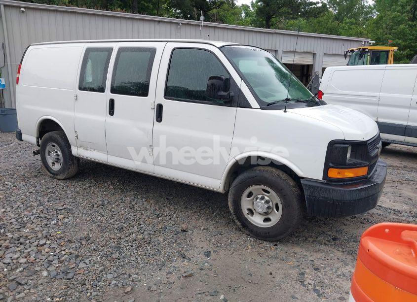 2014 Chevrolet Express 2500 WORK VAN (VIN 1GCWGFBA1E1210672) main photo