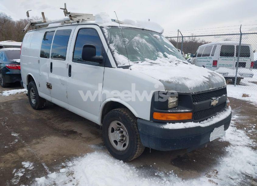 2011 Chevrolet Express 2500 WORK VAN (VIN 1GCWGFBA7B1113665) main photo