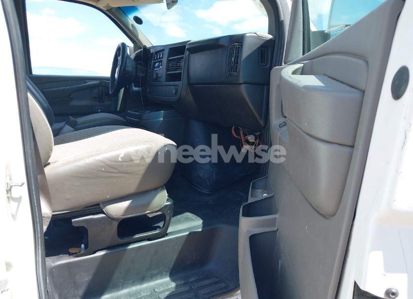 Photo 5 of 2014 Chevrolet Express 2500 WORK VAN (VIN 1GCWGFBAXE1186114)