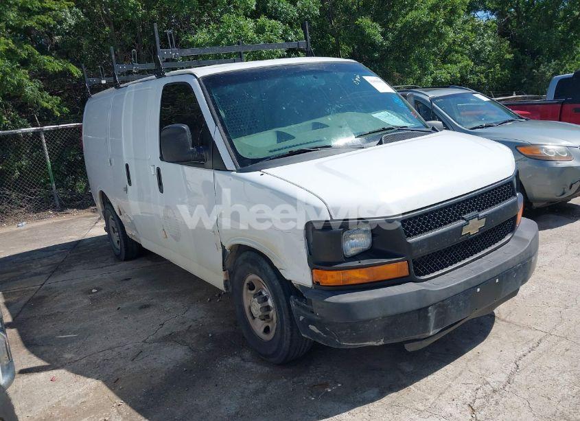 2014 Chevrolet Express 2500 WORK VAN (VIN 1GCWGFBAXE1212680) main photo