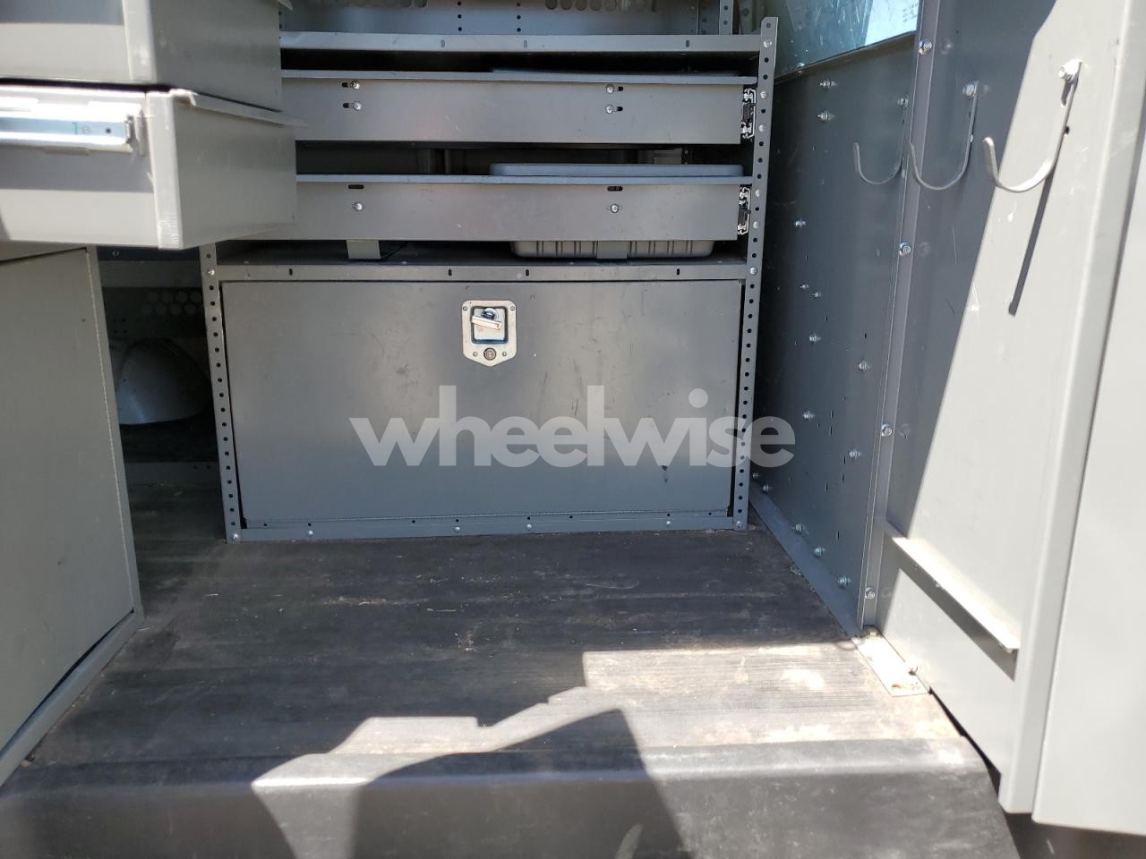 Photo 10 of 2013 CHEVROLET EXPRESS G2500 (VIN 1GCWGFCA2D1147451)