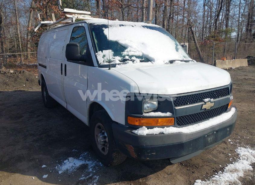 2014 Chevrolet Express 2500 WORK VAN (VIN 1GCWGFCA3E1208047) main photo