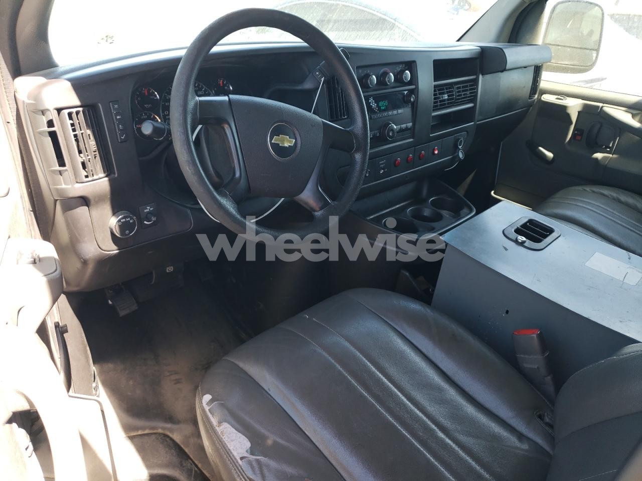Photo 8 of 2013 CHEVROLET EXPRESS G2500 (VIN 1GCWGFCA4D1147676)