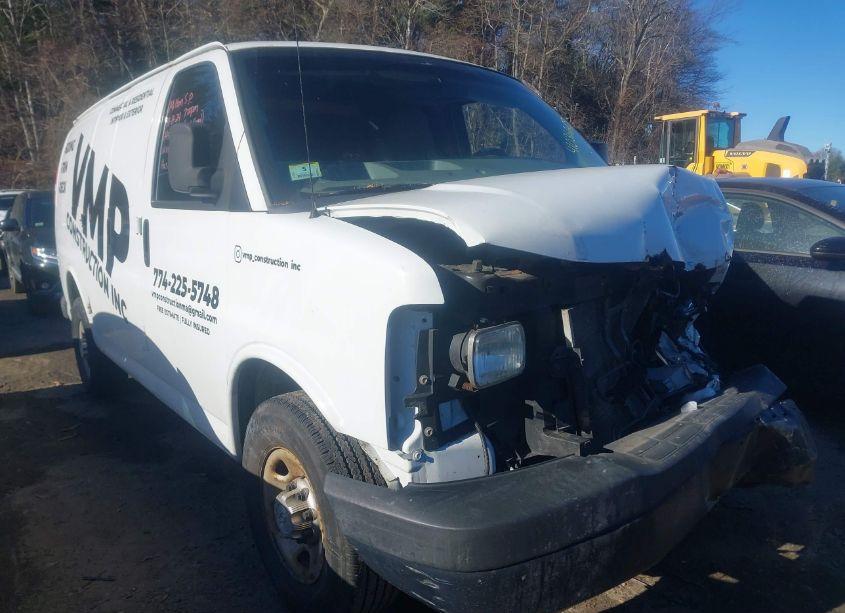 2014 Chevrolet Express 2500 WORK VAN (VIN 1GCWGFCAXE1199573) main photo