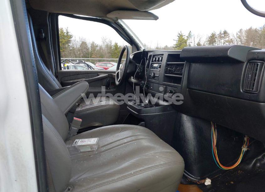 Photo 5 of 2015 Chevrolet Express 2500 WORK VAN (VIN 1GCWGFCF0F1131229)