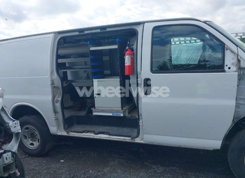 Photo 13 of 2015 Chevrolet Express 2500 WORK VAN (VIN 1GCWGFCF0F1153683)