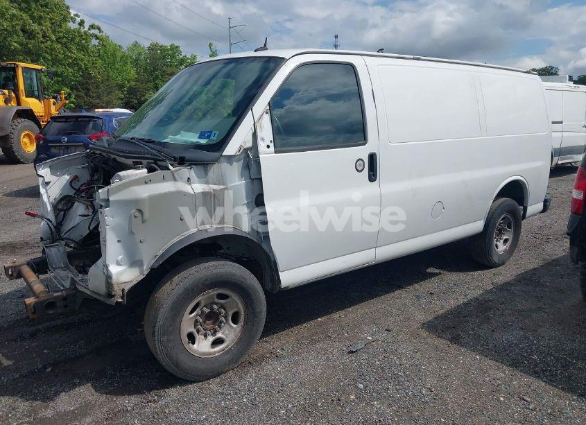 Photo 2 of 2015 Chevrolet Express 2500 WORK VAN (VIN 1GCWGFCF0F1153683)