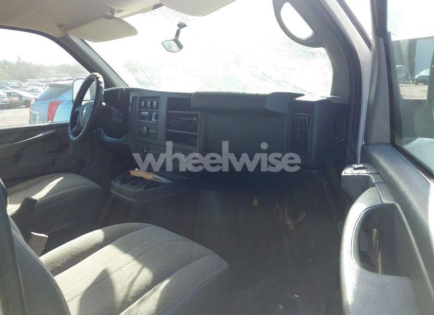 Photo 5 of 2015 Chevrolet Express 2500 WORK VAN (VIN 1GCWGFCF0F1181418)