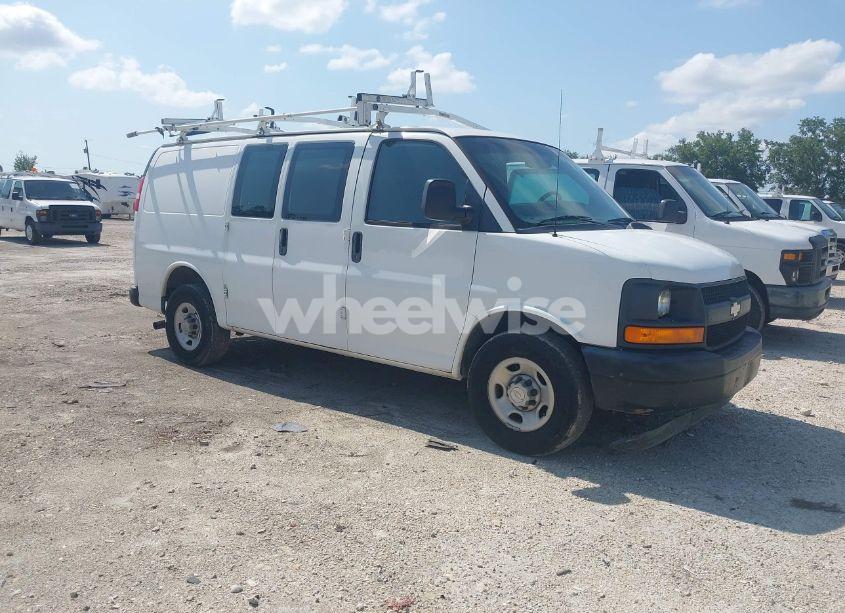 2015 Chevrolet Express 2500 WORK VAN (VIN 1GCWGFCF1F1278899) main photo