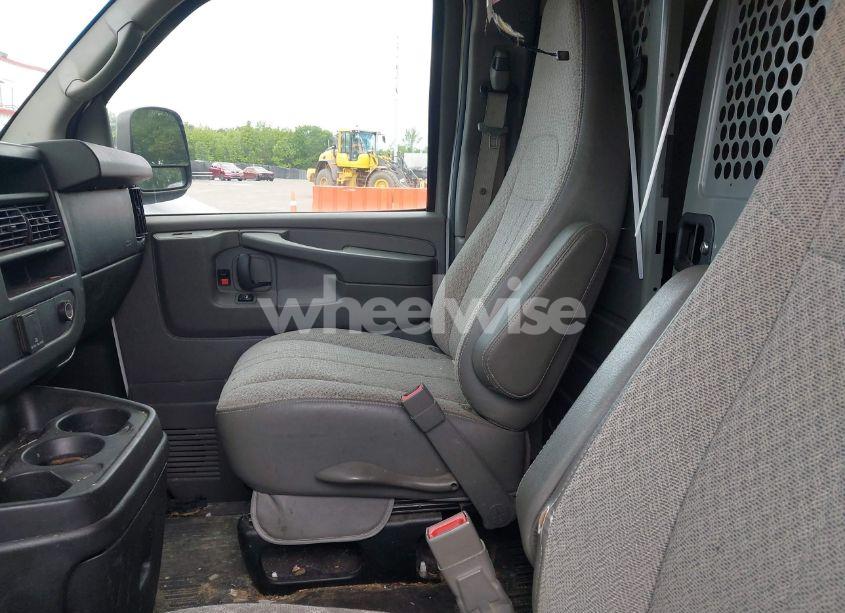 Photo 8 of 2015 Chevrolet Express 2500 WORK VAN (VIN 1GCWGFCF5F1242410)