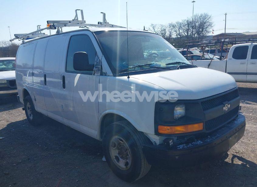 2015 Chevrolet Express 2500 WORK VAN (VIN 1GCWGFCF6F1161030) main photo