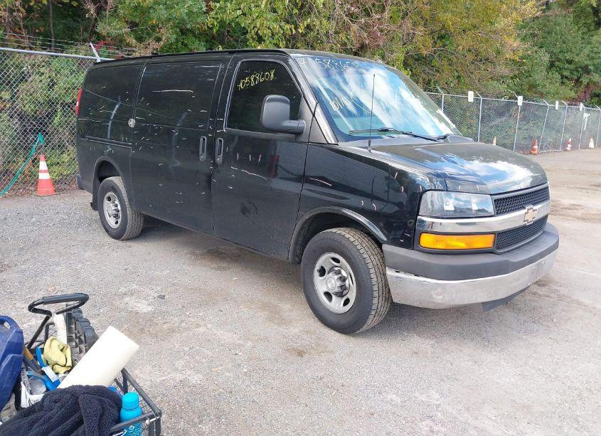 2015 Chevrolet Express 2500 WORK VAN (VIN 1GCWGFCF7F1186468) main photo