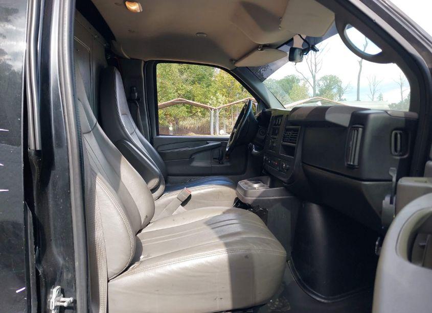 Photo 5 of 2015 Chevrolet Express 2500 WORK VAN (VIN 1GCWGFCF7F1186468)