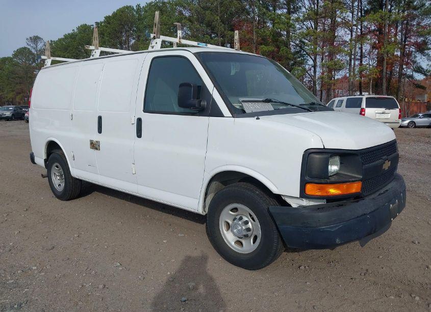 2015 Chevrolet Express 2500 WORK VAN (VIN 1GCWGFCF7F1280897) main photo