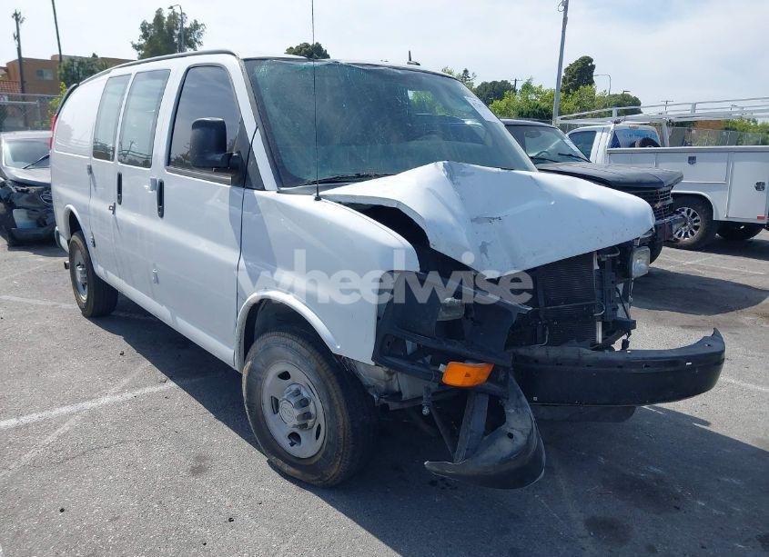 2015 Chevrolet Express 2500 WORK VAN (VIN 1GCWGFCF8F1173986) main photo
