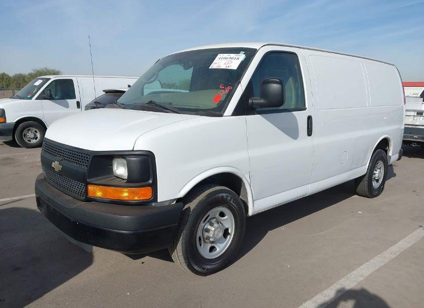 Photo 2 of 2015 Chevrolet Express 2500 WORK VAN (VIN 1GCWGFCF9F1185953)
