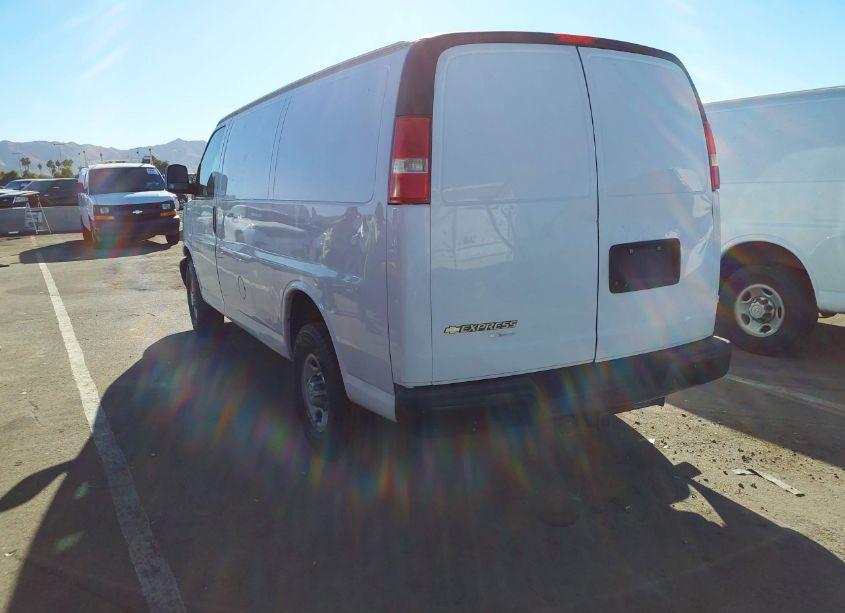 Photo 3 of 2015 Chevrolet Express 2500 WORK VAN (VIN 1GCWGFCF9F1185953)