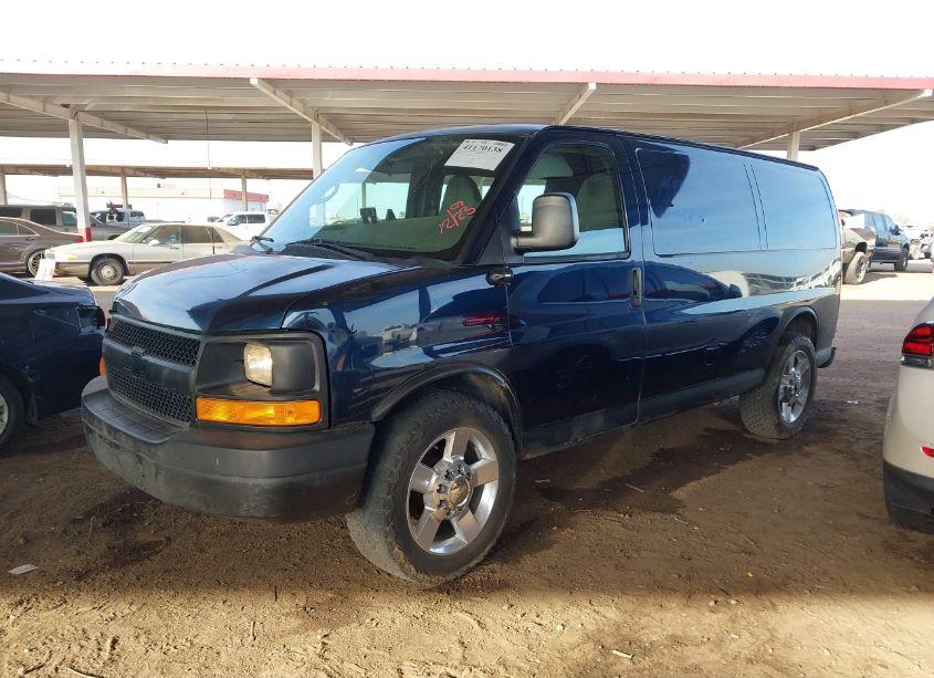 Photo 2 of 2011 Chevrolet Express 2500 WORK VAN (VIN 1GCWGFCG0B1106818)