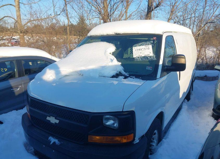 Photo 2 of 2015 Chevrolet Express 2500 WORK VAN (VIN 1GCWGFCG3F1280985)