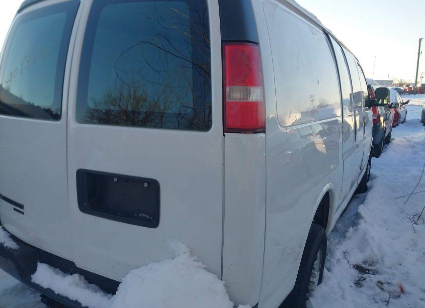 Photo 4 of 2015 Chevrolet Express 2500 WORK VAN (VIN 1GCWGFCG3F1280985)
