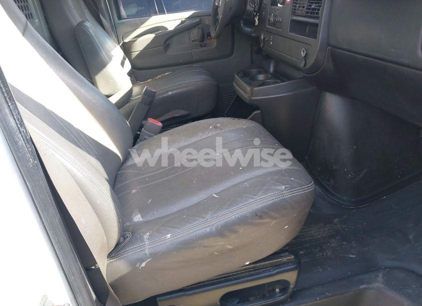 Photo 5 of 2011 Chevrolet Express 2500 WORK VAN (VIN 1GCWGFCG4B1150529)