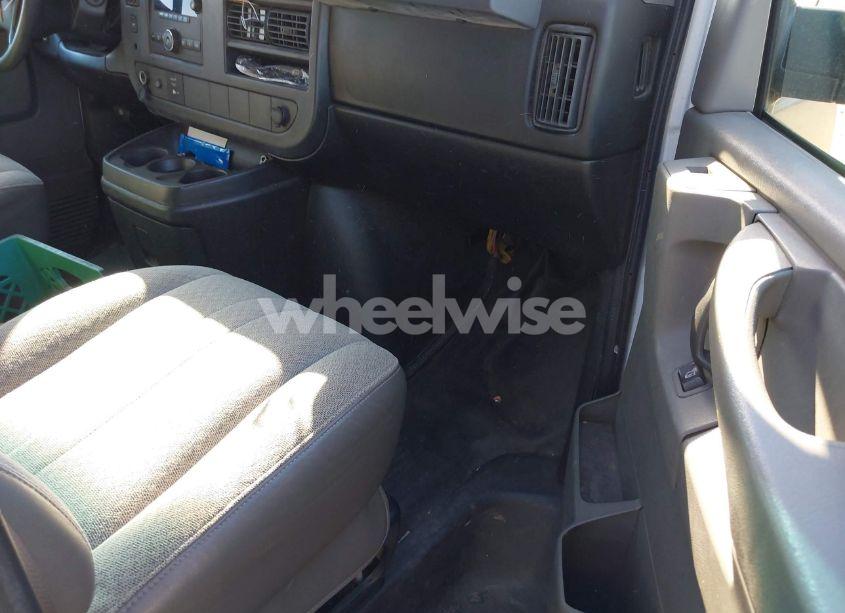 Photo 5 of 2011 Chevrolet Express 2500 WORK VAN (VIN 1GCWGFCG6B1120481)