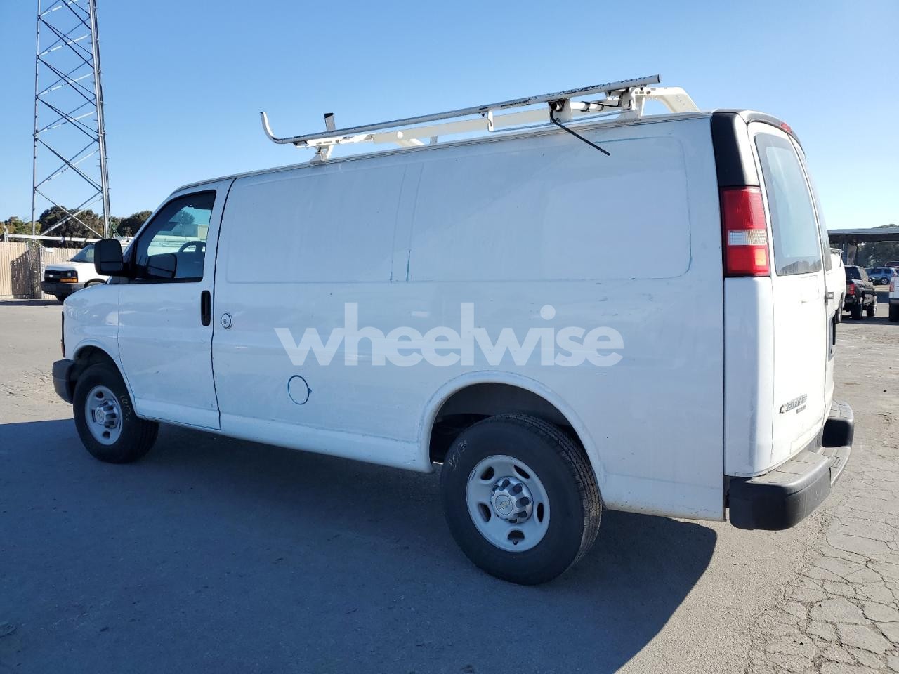 Photo 2 of 2012 CHEVROLET EXPRESS G2500 (VIN 1GCWGFFA2C1183084)