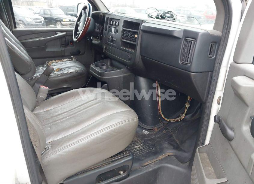 Photo 5 of 2011 Chevrolet Express 2500 WORK VAN (VIN 1GCWGFFA7B1108976)