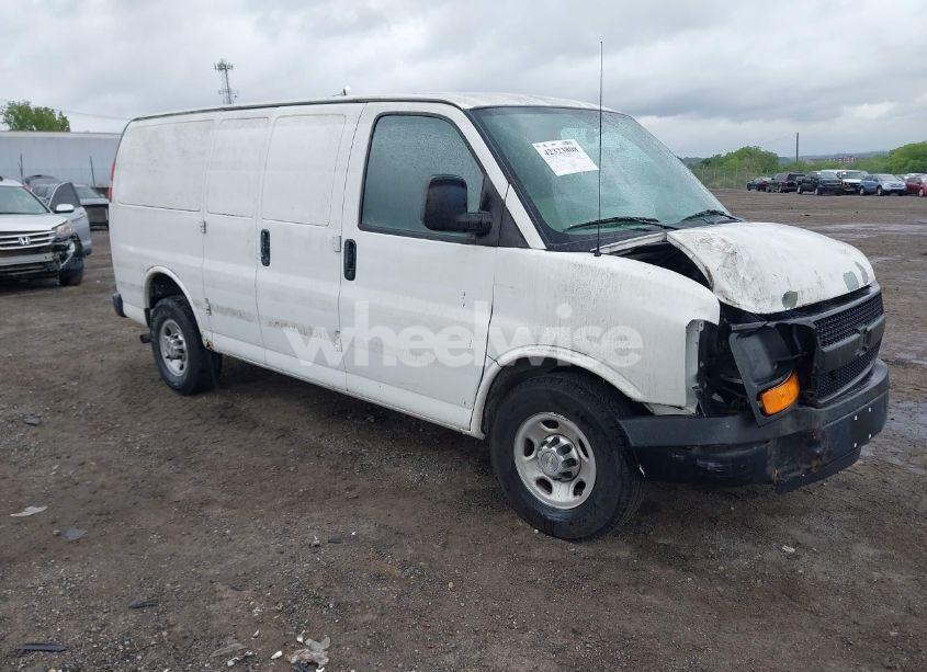 2012 Chevrolet Express 2500 WORK VAN (VIN 1GCWGFFA8C1108597) main photo