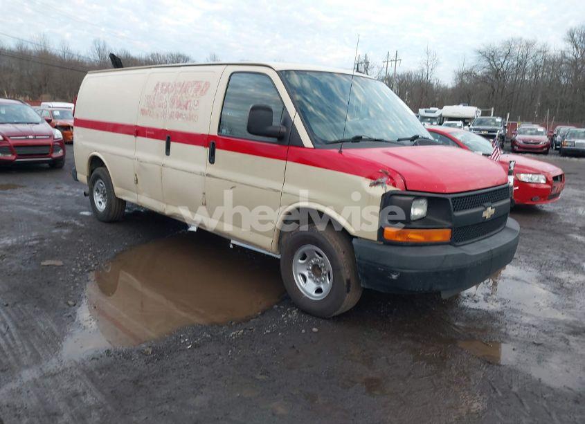 2015 Chevrolet Express 2500 WORK VAN (VIN 1GCWGGFF1F1108513) main photo