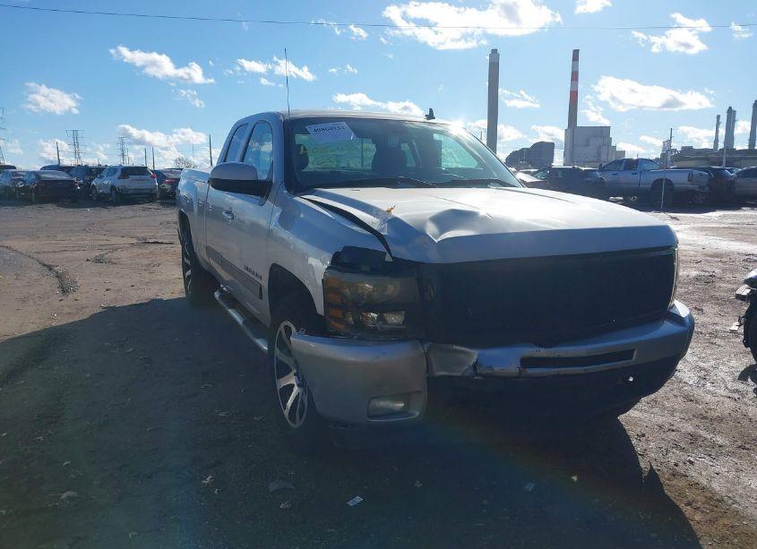 2010 Chevrolet Silverado 1500 LTZ (VIN 1GCYKTE26AZ100058) main photo