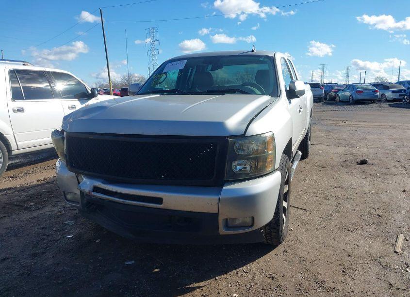 Photo 2 of 2010 Chevrolet Silverado 1500 LTZ (VIN 1GCYKTE26AZ100058)