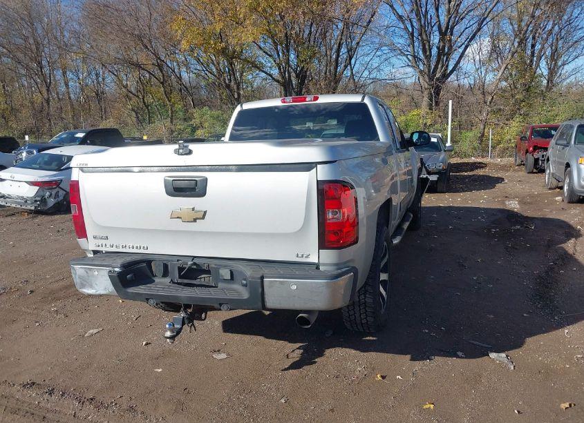 Photo 4 of 2010 Chevrolet Silverado 1500 LTZ (VIN 1GCYKTE26AZ100058)
