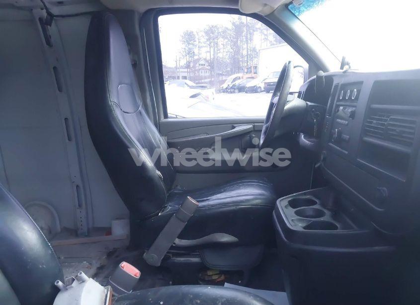 Photo 5 of 2010 Chevrolet Express 2500 WORK VAN (VIN 1GCZGFAGXA1149688)