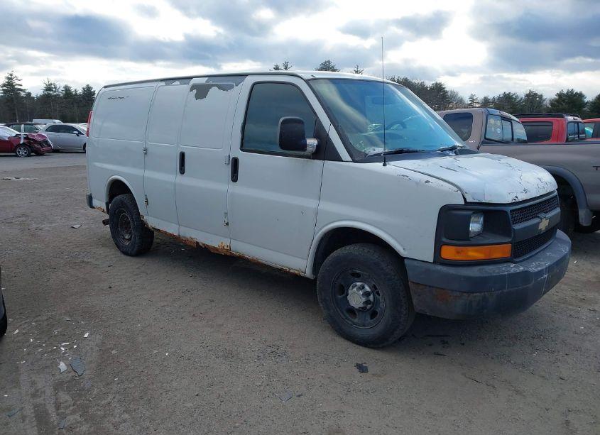 2010 Chevrolet Express 2500 WORK VAN (VIN 1GCZGFDA2A1141172) main photo