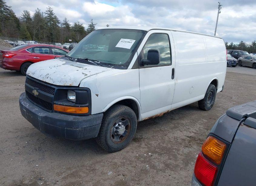 Photo 2 of 2010 Chevrolet Express 2500 WORK VAN (VIN 1GCZGFDA2A1141172)