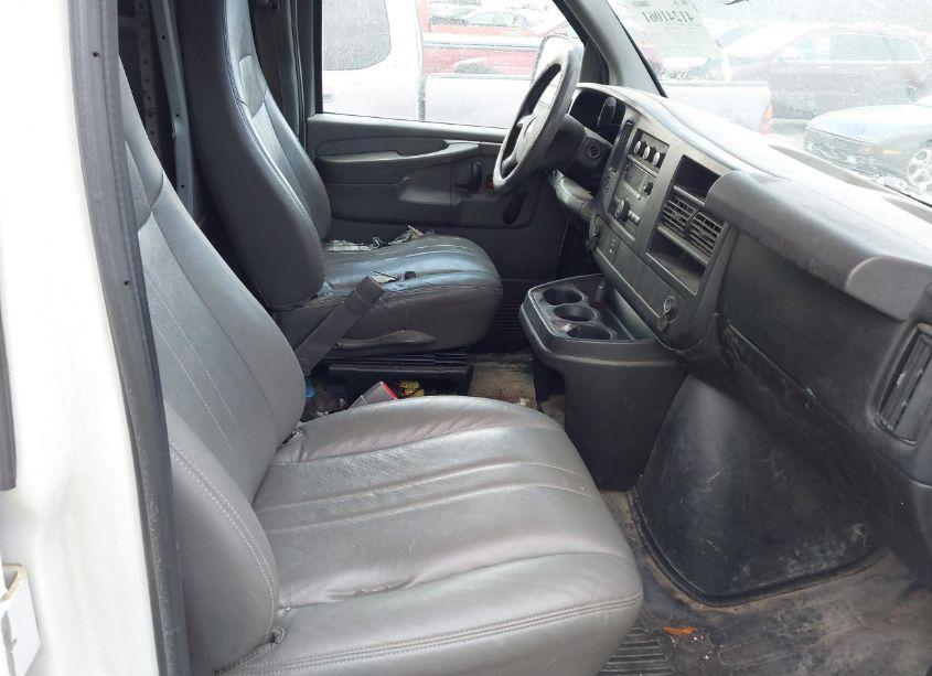 Photo 5 of 2010 Chevrolet Express 2500 WORK VAN (VIN 1GCZGFDA2A1141172)